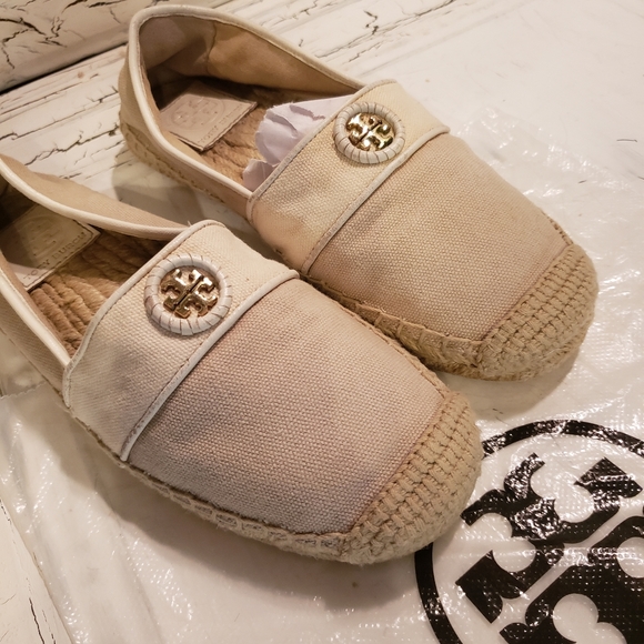 Tory Burch Logo Espadrilles 214 - Picture 10 of 15